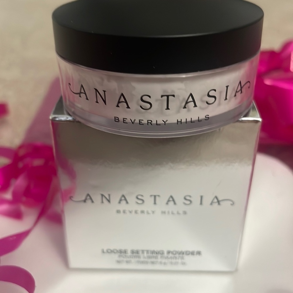 Anastasia loose Setting Powder in Translucent